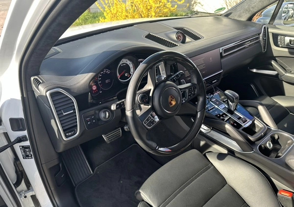 Porsche Cayenne cena 692000 przebieg: 46151, rok produkcji 2022 z Syców małe 529